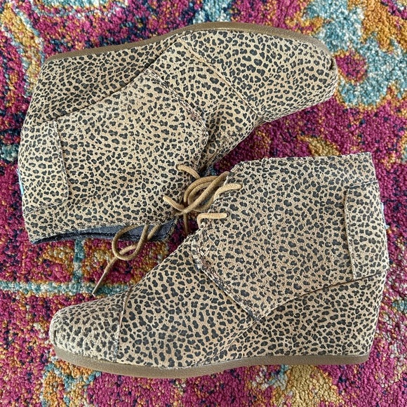 Toms | Women’s tan/black Kala Desert Cheetah Leopard Print Wedge laceup shoe 7.5 - Picture 6 of 16